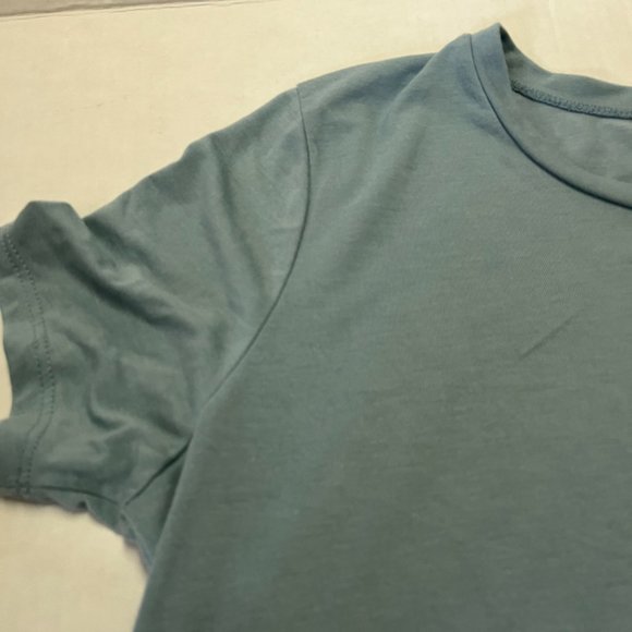 Box Lunch Women's T-Shirt Blue Size X-Large JR - Picture 2 of 3